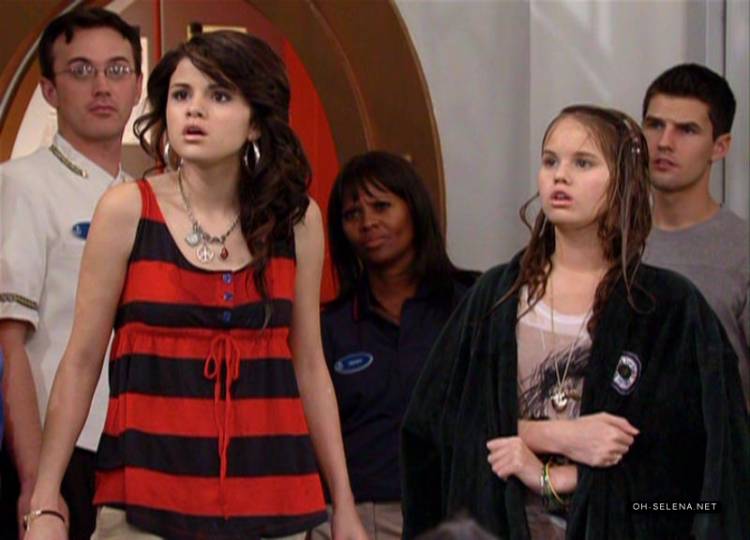 Wizards Of Waverly Place Cast Away To Another Show