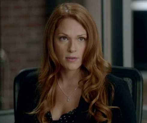 Amanda Righetti as Grace Van Pelt - Sitcoms Online Photo Galleries