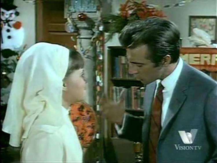 Sally Field & Alejandro Rey - Sitcoms Online Photo Galleries